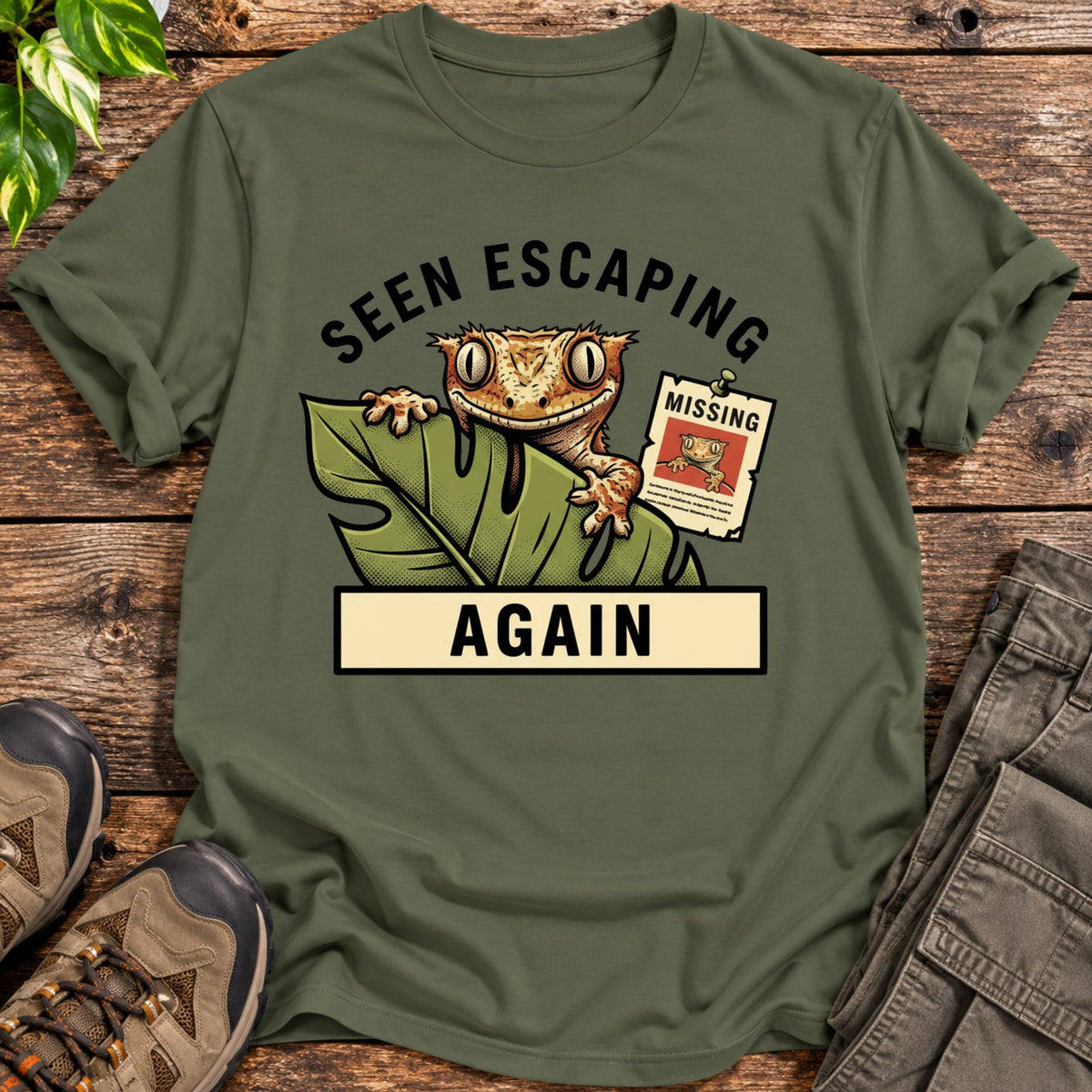 Escaping Crested Gecko T-Shirt - Military Green