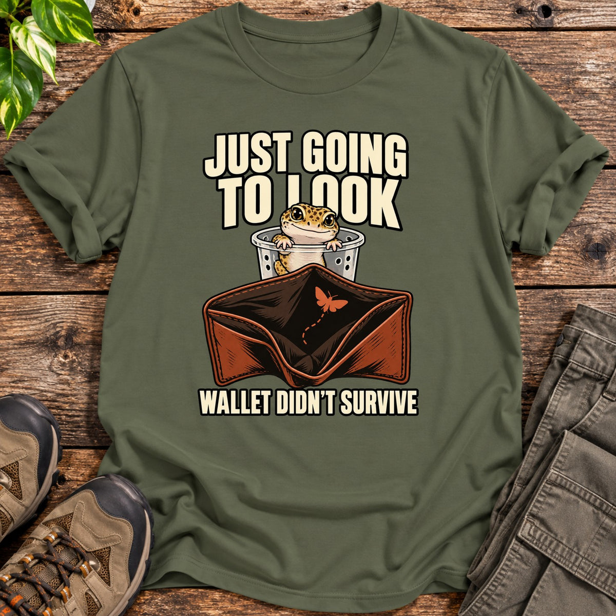 Just Looking Leopard Gecko T-Shirt - Military Green