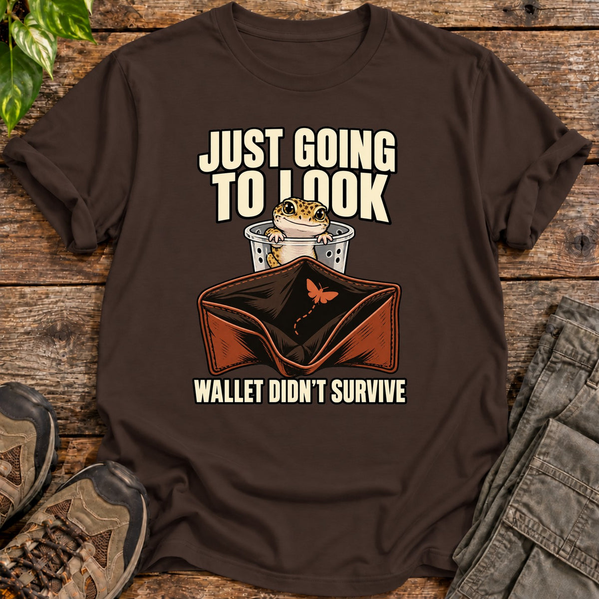 Just Looking Leopard Gecko T-Shirt - Dark Chocolate